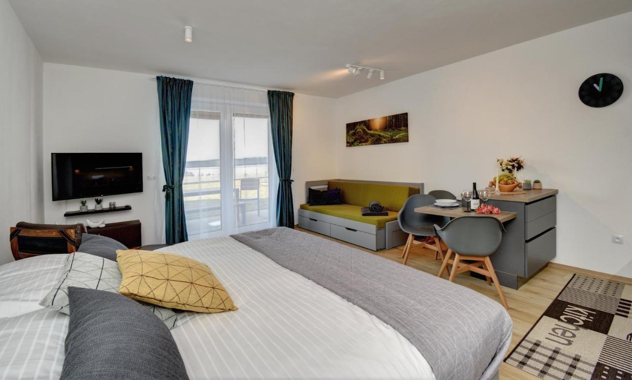 Apartman Lipno - Dve Zatoky Frymburk Buitenkant foto